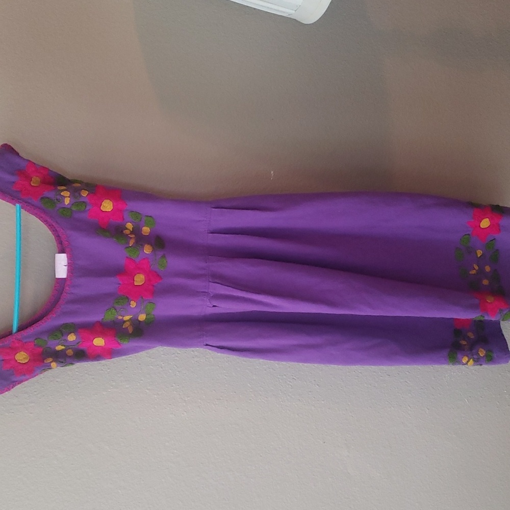 Girl embroidered floral mexican style dress